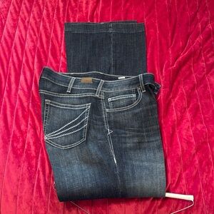 Women’s ARIAT jeans